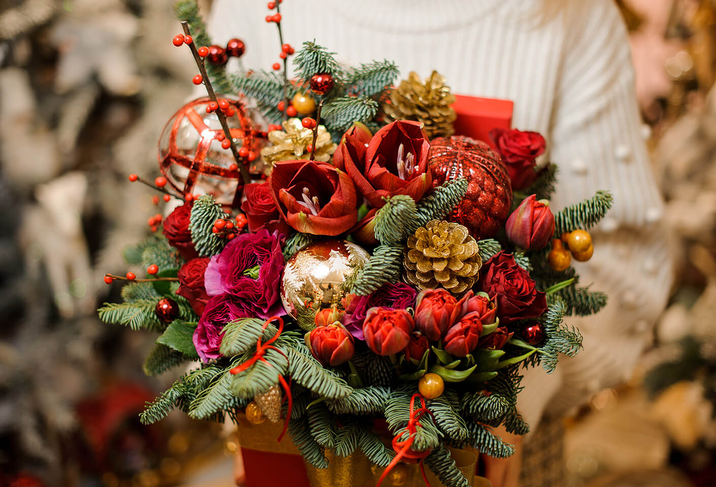 christmas flower arrangements